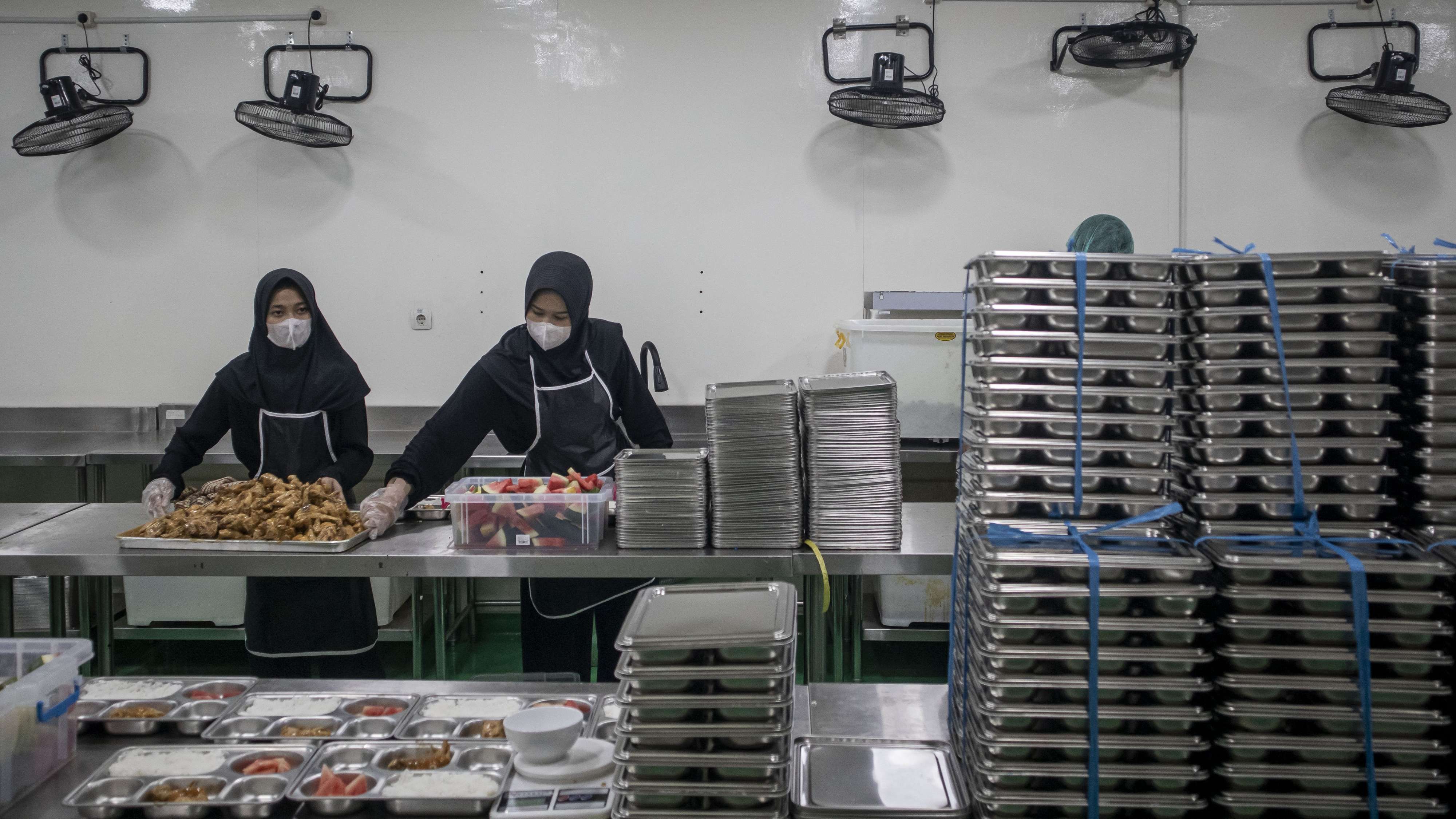Pengelolaan Stok Bahan Pokok Dapur Makan Bergizi Gratis MBG