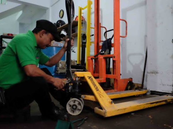 Tips Merawat Roda Hand Pallet