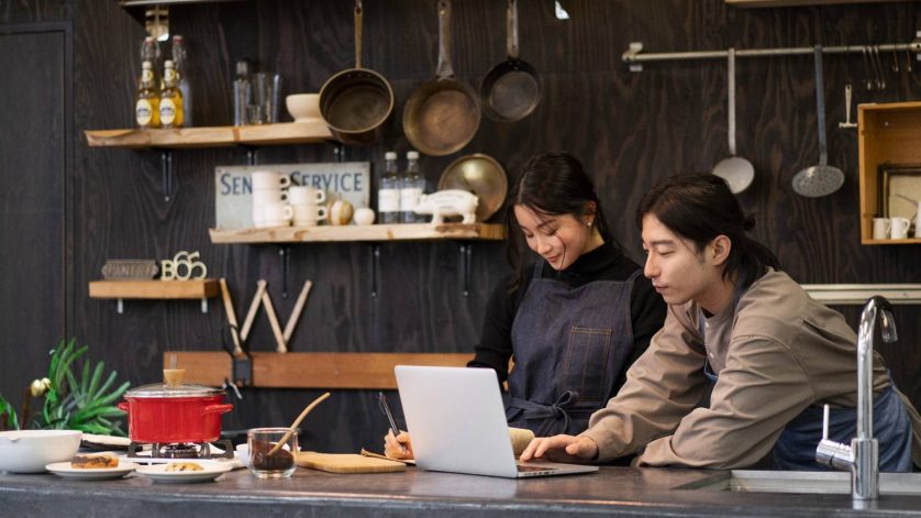 cara mengembangkan bisnis restoran