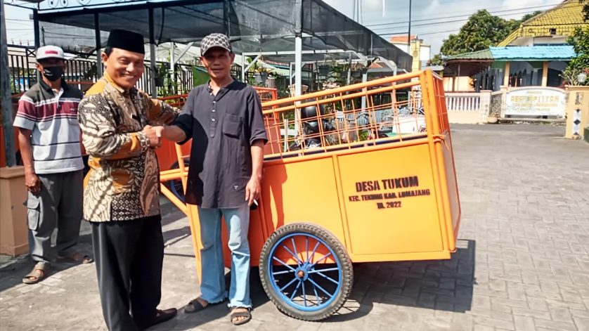 gerobak sampah untuk petugas